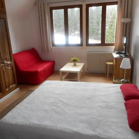 Apartment La Charbonniere *